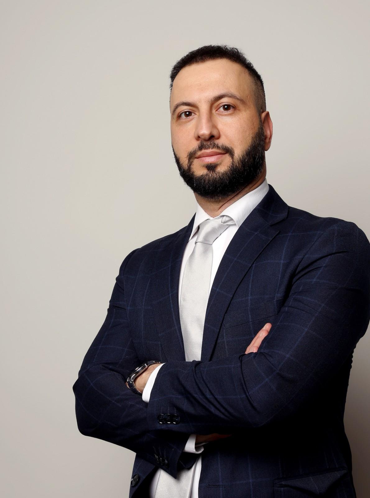 Sezar Bune, Toronto Employment Lawyer, Bune Law